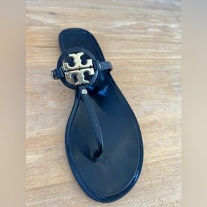 Left Shoe Only - Tory Burch Jelly Sandal